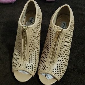 Nude Steve madden booties